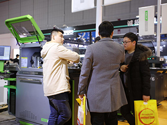 屹克廣告雕刻機(jī)、彎字機(jī)、圍字機(jī)、迷你字雕刻機(jī)參加2019上海廣告展